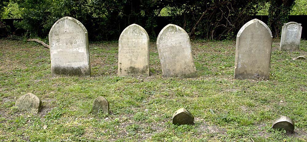 ALBOROUGH graves